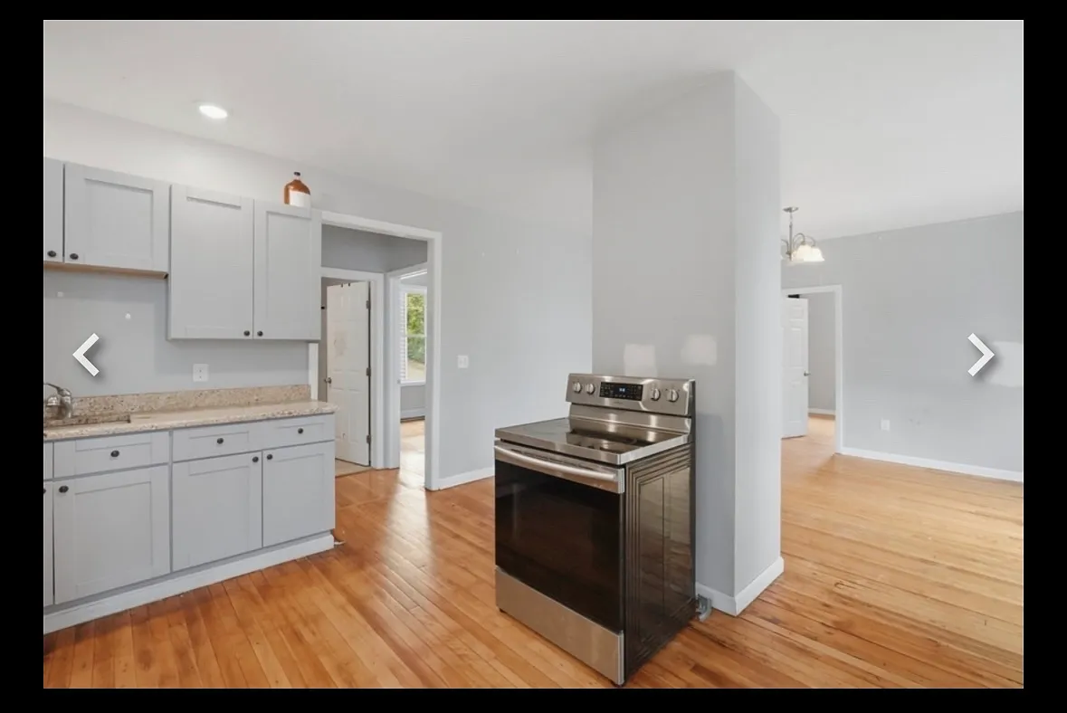 3 bed, 1.5 bath, $2,200 — Photo 1