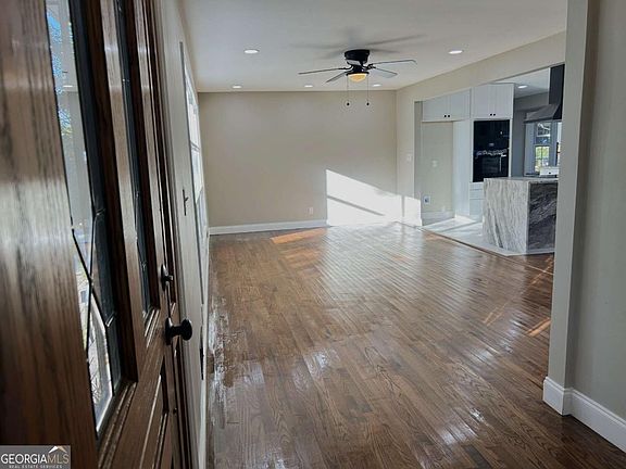 5th image of 45 Circle Dr