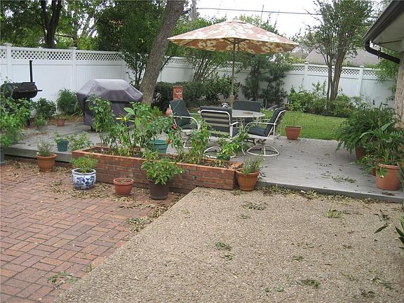 2nd image of 5929 Diamond Oaks Dr S