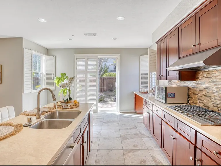 262 W Country Club Dr — Photo 30