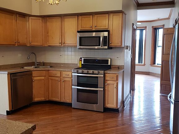 4th image of 2033 N Kimball Ave #2F