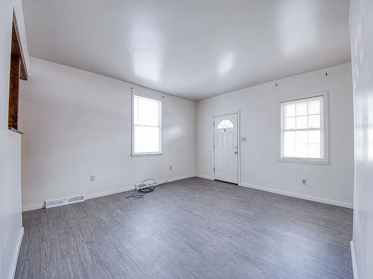 126 Railroad St #128 — Photo 20