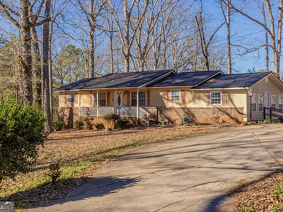 2nd image of 107 Maynard St