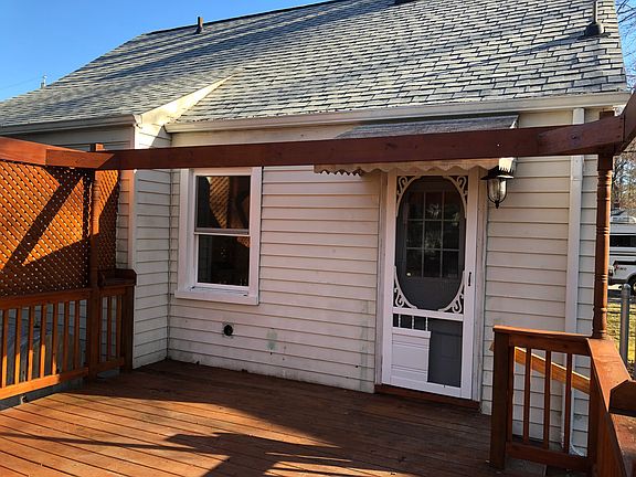 3rd image of 213 Algiers Dr
