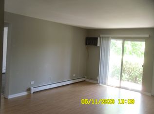 2244 Nichols Rd APT B, Arlington Heights, IL 60004