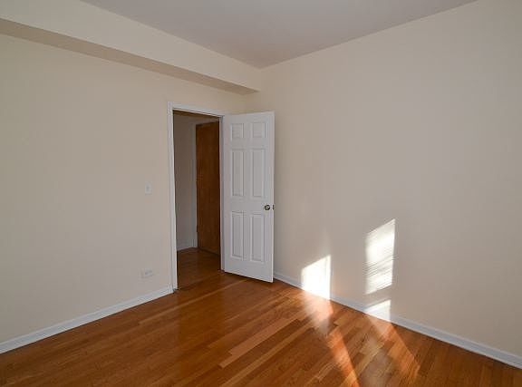 5th image of 3106 W Ainslie St APT 03