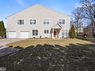 658 London Ct #II, Egg Harbor Township, NJ 08234