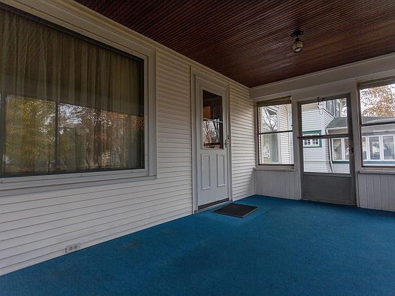 4th image of 1725 Camp Ave
