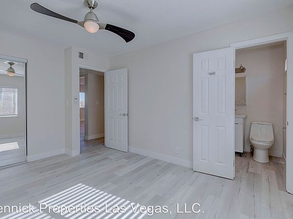 4th image of 448 Jefferson Blvd APT 3