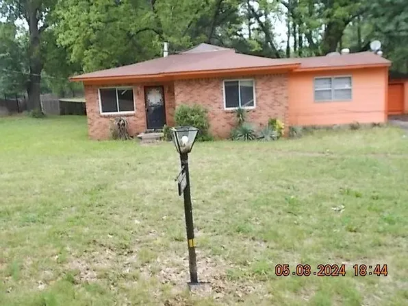 820 Dolan Rd, Memphis, TN 38116