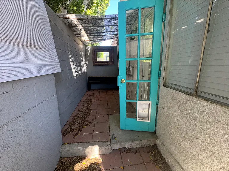 2231 N Palm Canyon Dr #5 — Photo 9