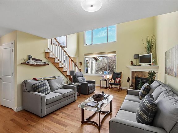 3rd image of 232 Woodfield Ln
