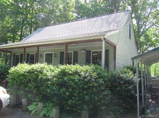 30 Urbanna Creek Ct, Saluda, VA 23149