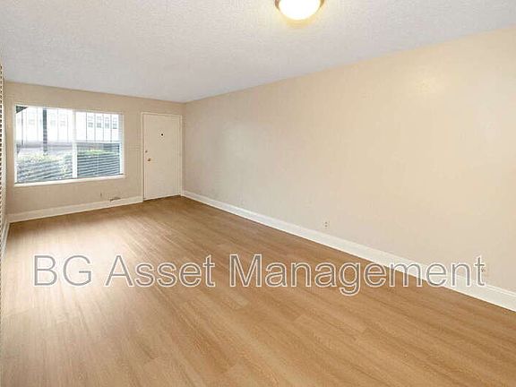 4th image of 1600 Tyler St #C