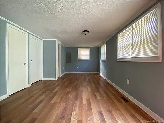 3rd image of 510 Hoyle St