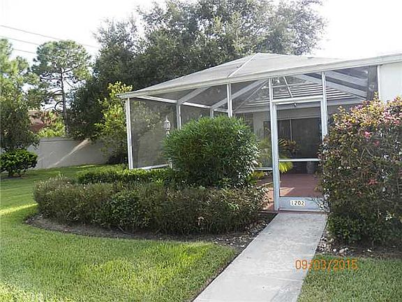 2nd image of 1202 NW Sun Terrace Cir #24C