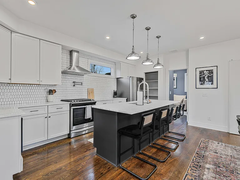 1806 Pearl St — Photo 11