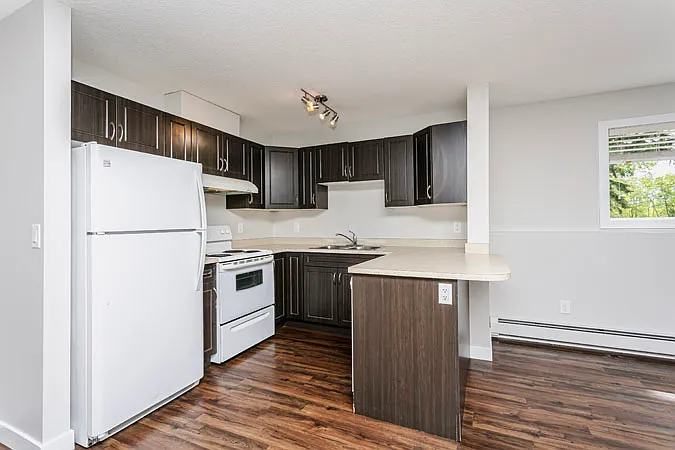 Heatheridge Estates Apartments Edmonton — Photo 2