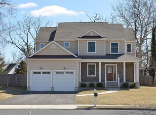 30 Carolyn Ct, Eatontown, NJ 07724