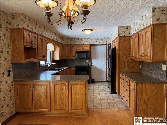 2nd image of 3615 Buffalo Rd