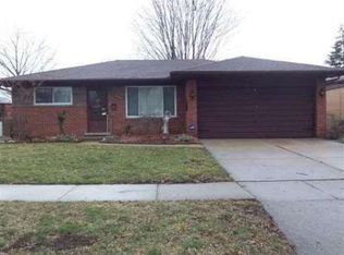 29366 Dover Ave, Warren, MI 48088