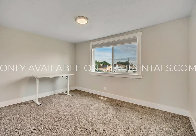 336 E Rena Ave — Photo 13