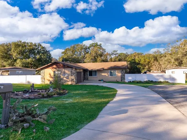 5381 Tree Ln, Dade City, FL 33523