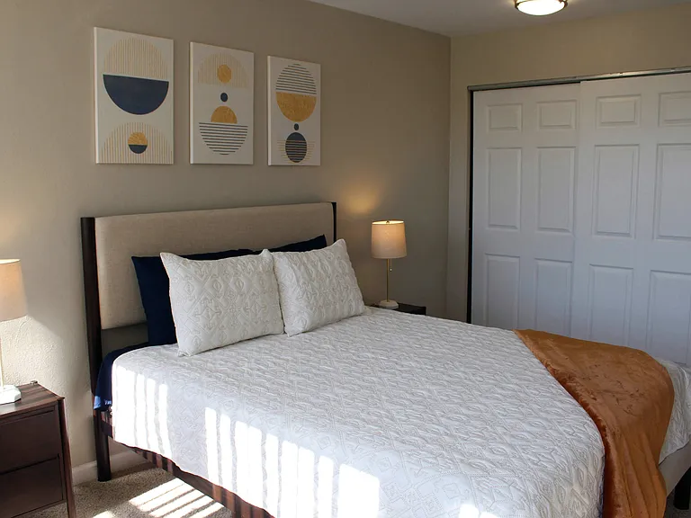 Geneva Apartments — Photo 19