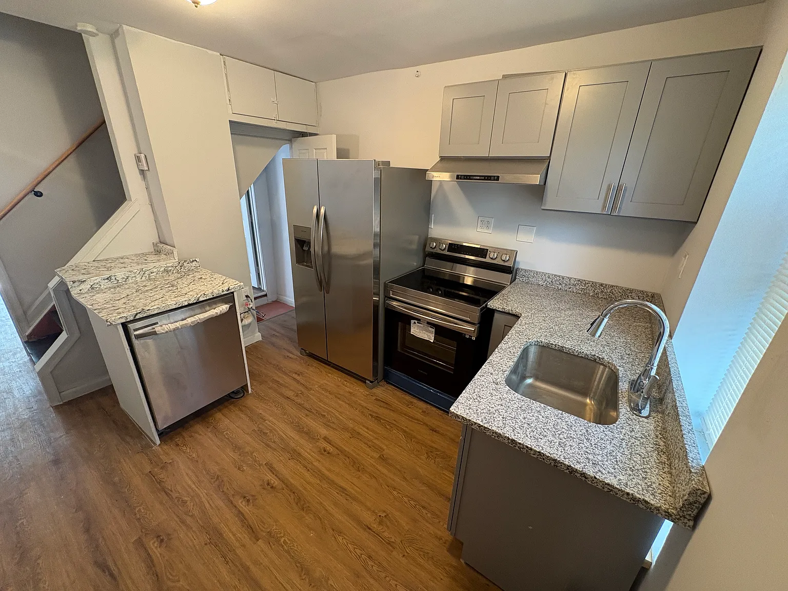 3 bed, 1800 sqft, $1,800 — Photo 4