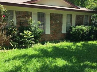 722 W Springdale Ln, Grand Prairie, TX 75052