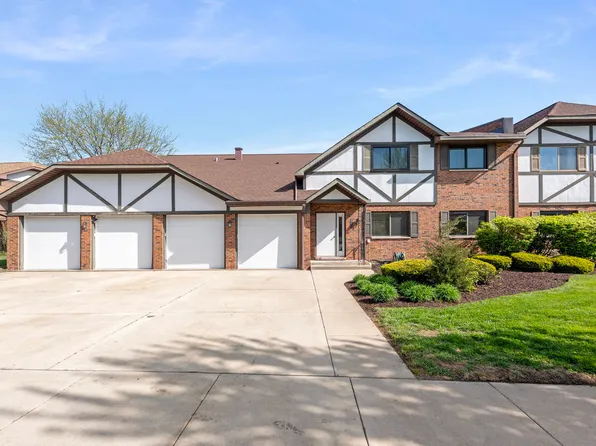 207 Walters Ln APT 1A, Itasca, IL 60143