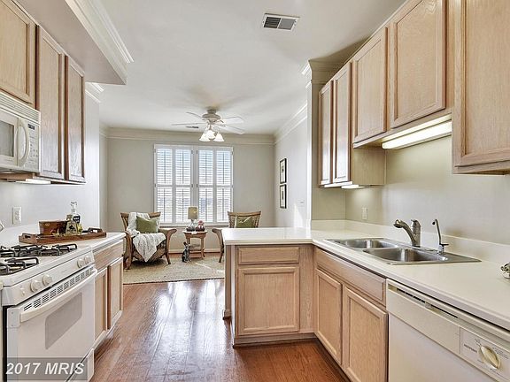 3rd image of 500 King Farm Blvd APT 404