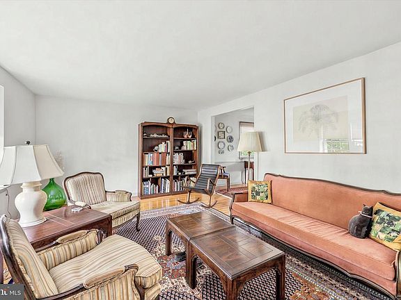 5th image of 1335 Stephen Way