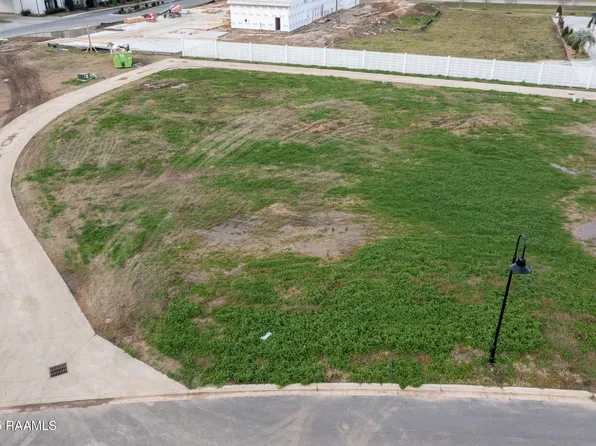 218 Windswept Ln, Youngsville, LA 70592