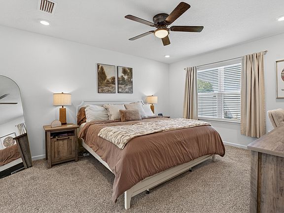 4th image of 51 Silverthorn St