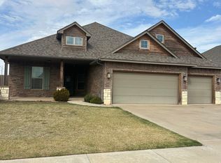 5318 Wilderness Cv, Enid, OK 73703