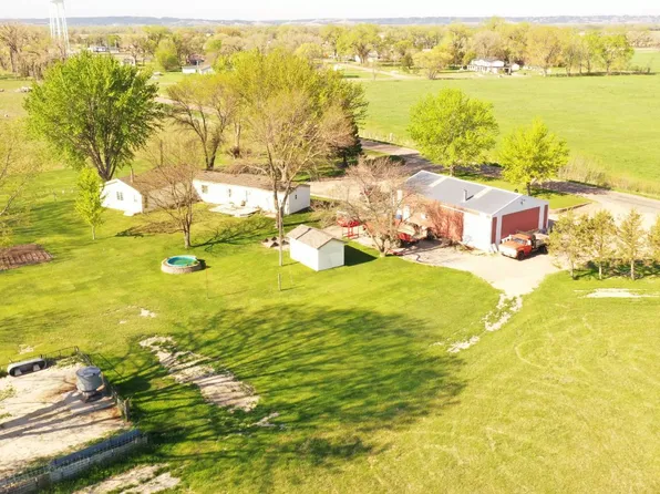 5667 N Maxwell Rd, Maxwell, NE 69151