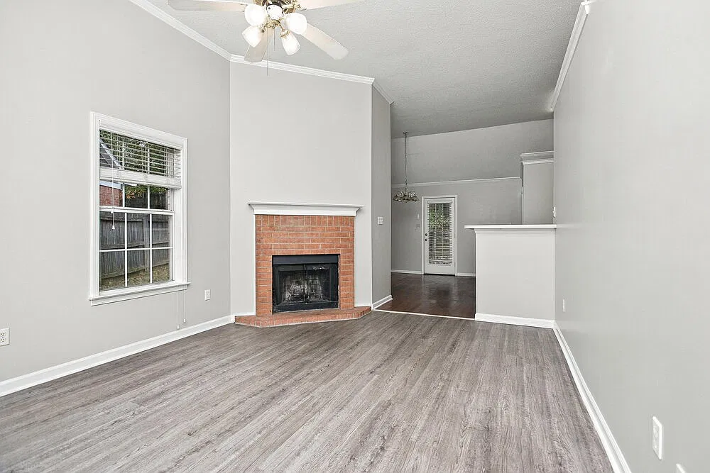 3 bed, 2.0 bath, 1253 sqft, $1,600 — Photo 3
