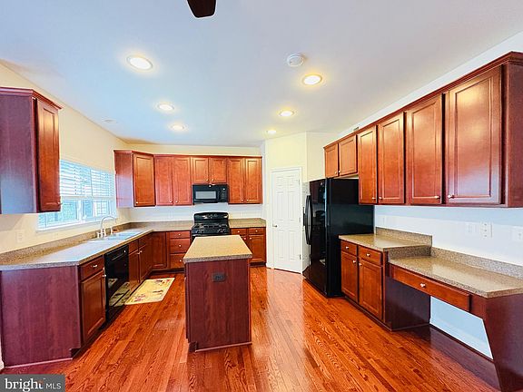 2nd image of 8268 Linblake Ct