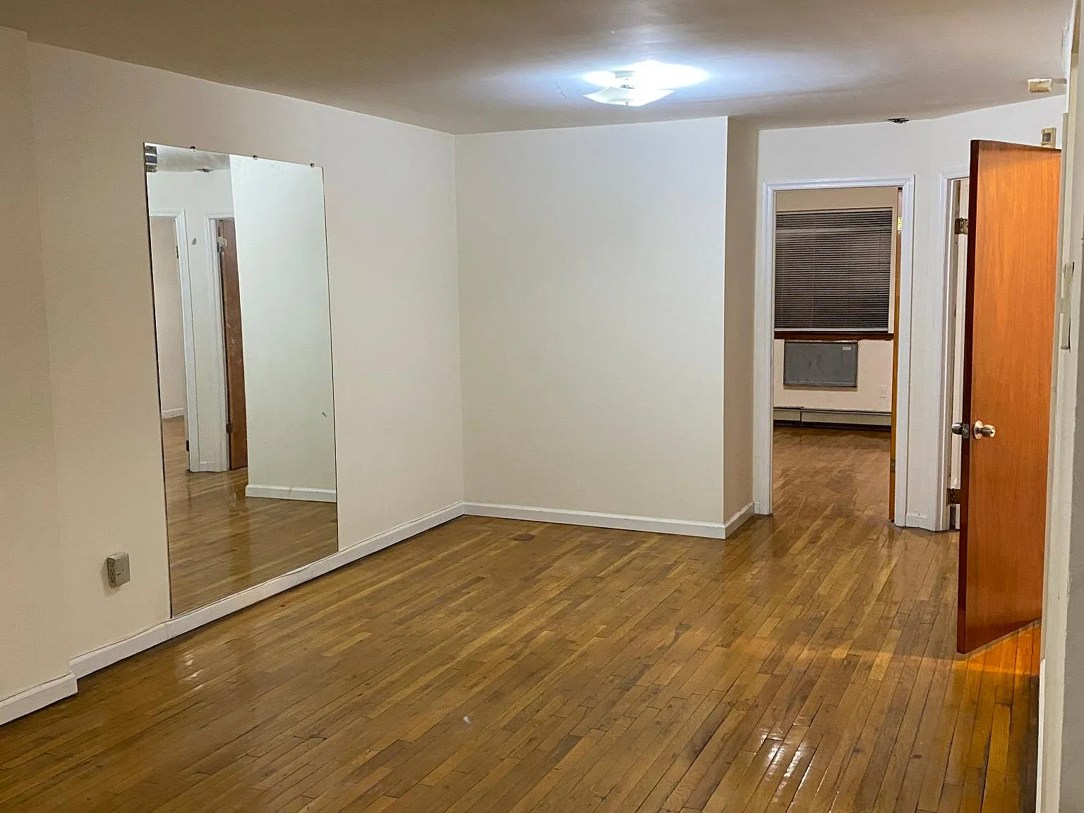 34th Ave, Flushing — Photo 4
