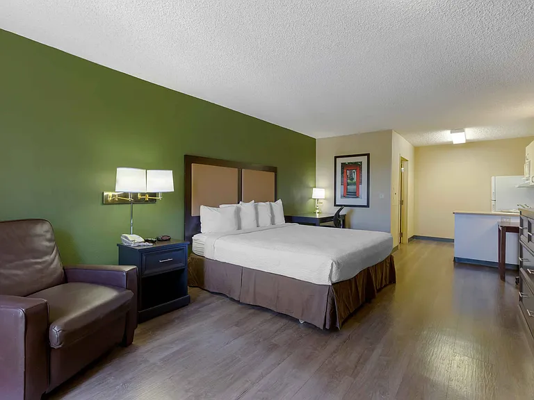 Studio Suite - 1 Queen Bed