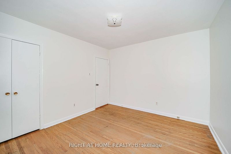 Toronto House for rent - 4 Bedrooms — photo 9
