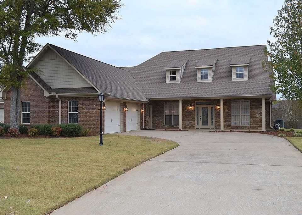 1st image of 104 Cypress Creek Dr