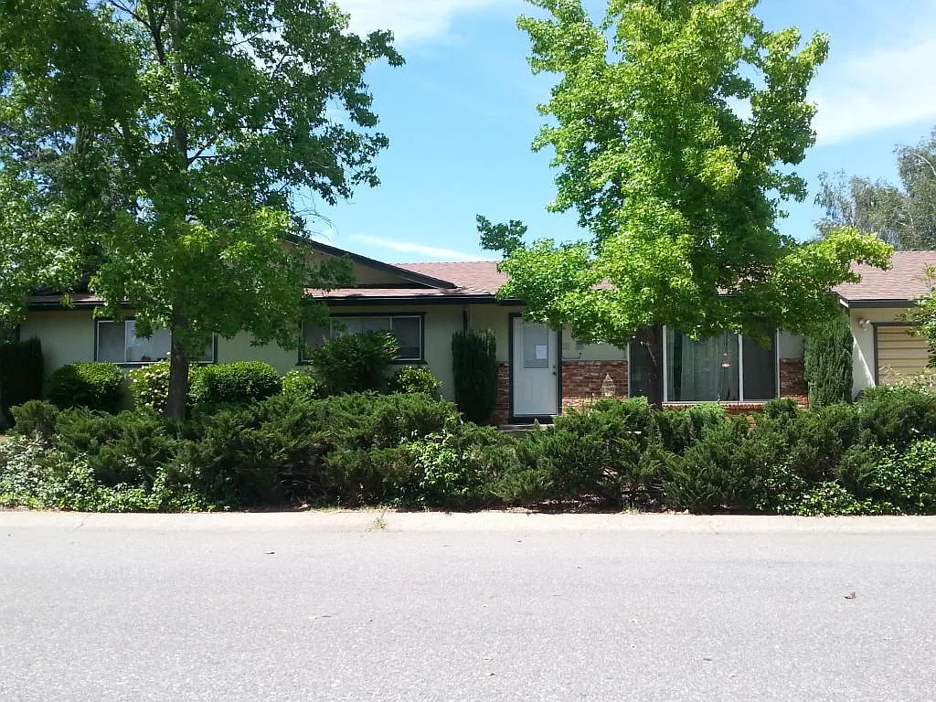 532 Estate St photo 1