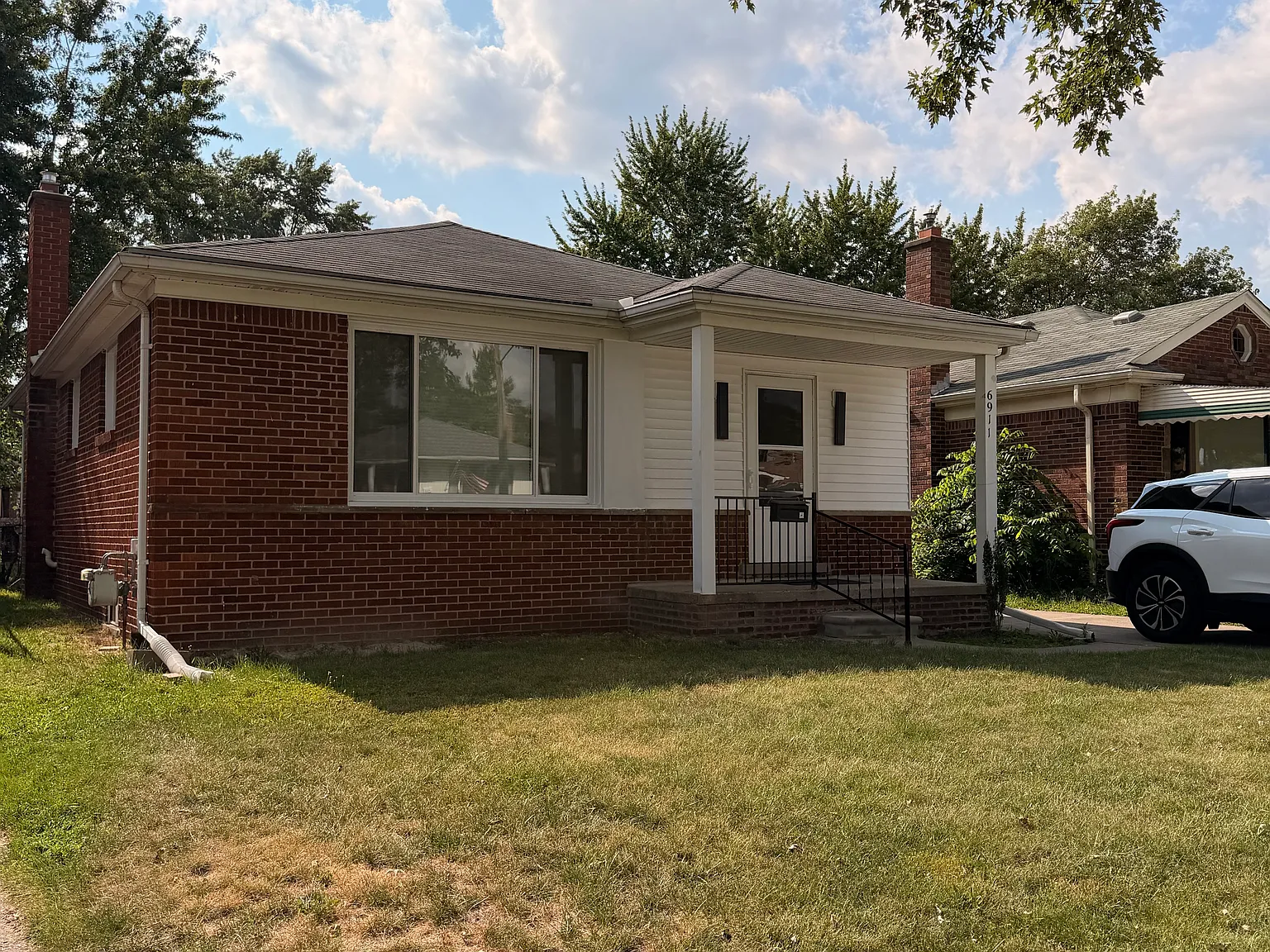 3 bed, 2106 sqft, $2,650 — Photo 2
