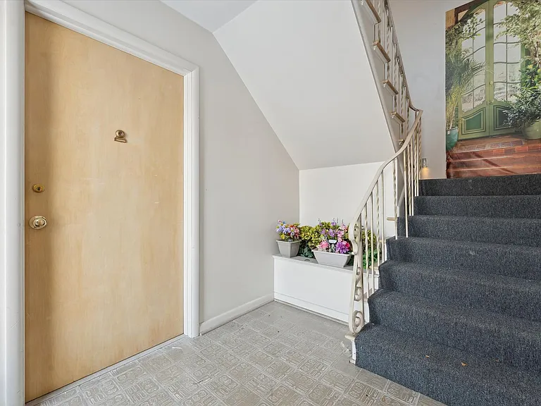4021 Hillandale — Photo 3