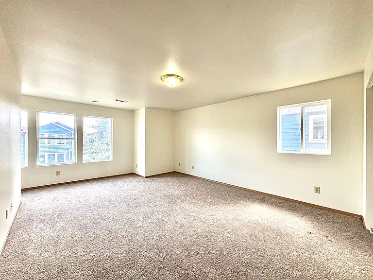 1747 W Kagy Blvd — Photo 6