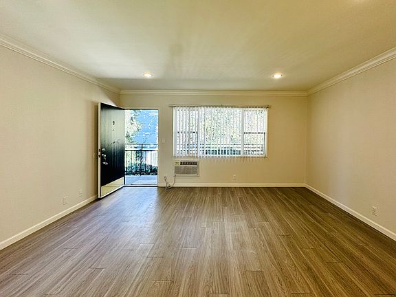 2nd image of 361 S Oakland Ave APT 9