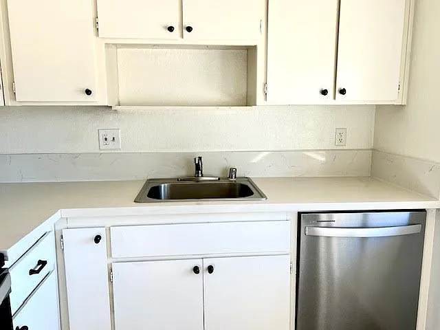 3341 Cimmarron Rd #H — Photo 2