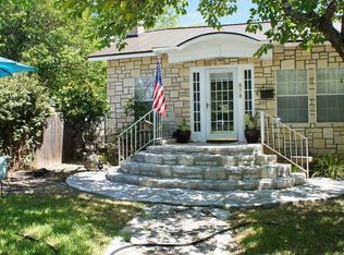 820 Myrta St N, Kerrville, TX 78028